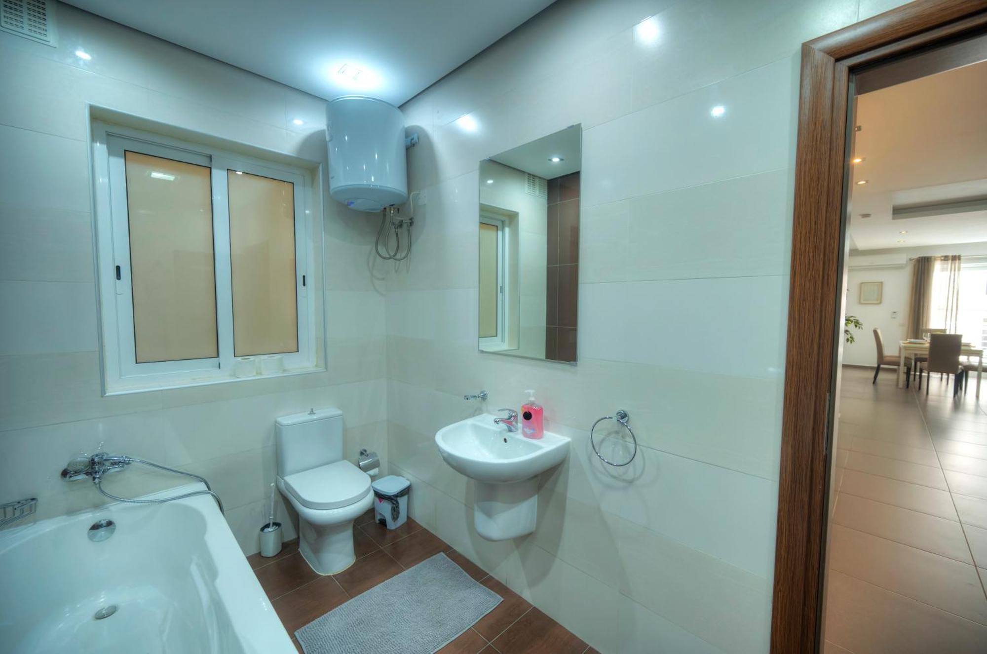 Bright & Large 2Bedrooms In Sliema Center Mpor1-1 Exterior foto